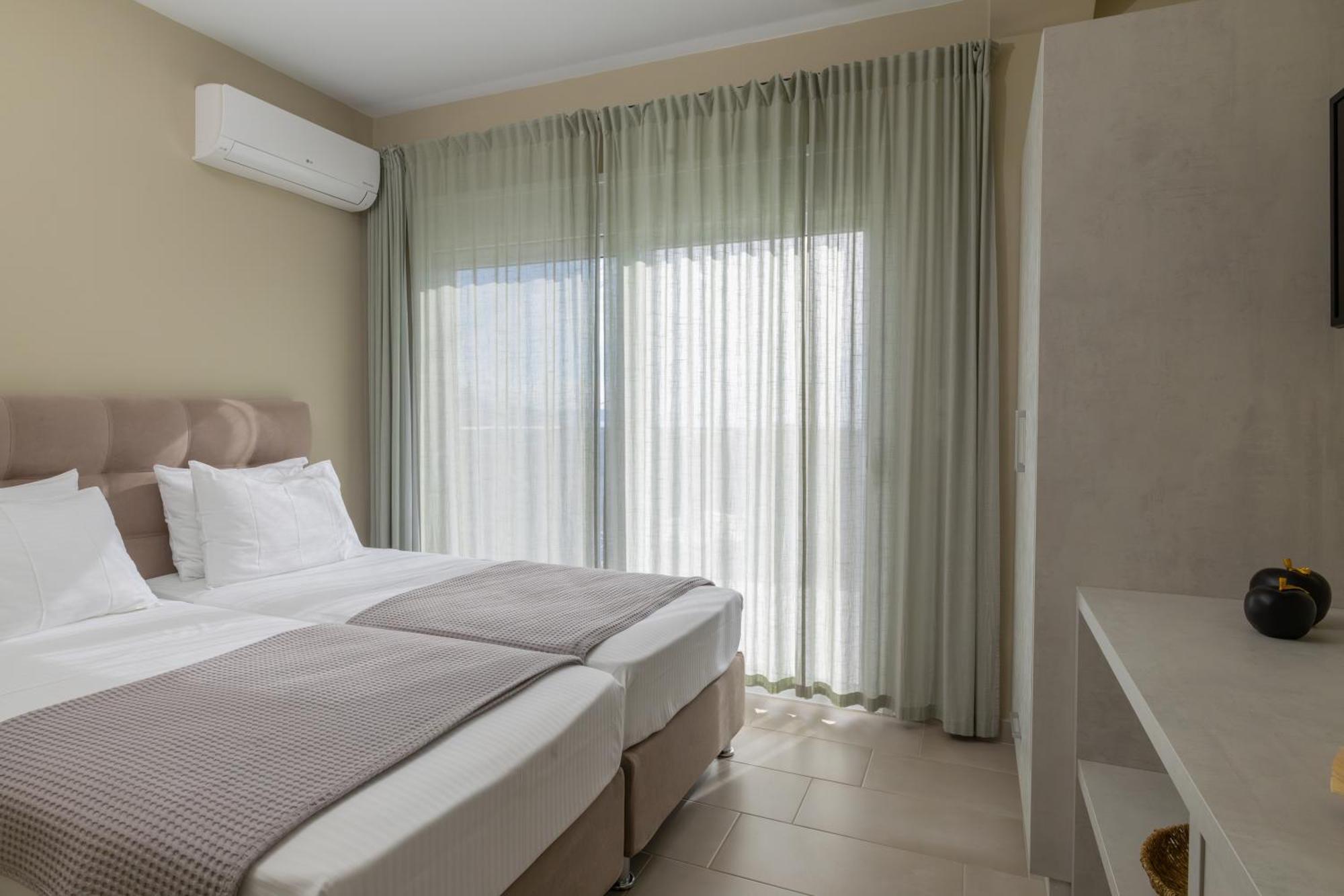 Taras Residence Karavádhos Екстериор снимка